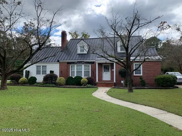 110 E Bell Street, Tabor City, NC 28463