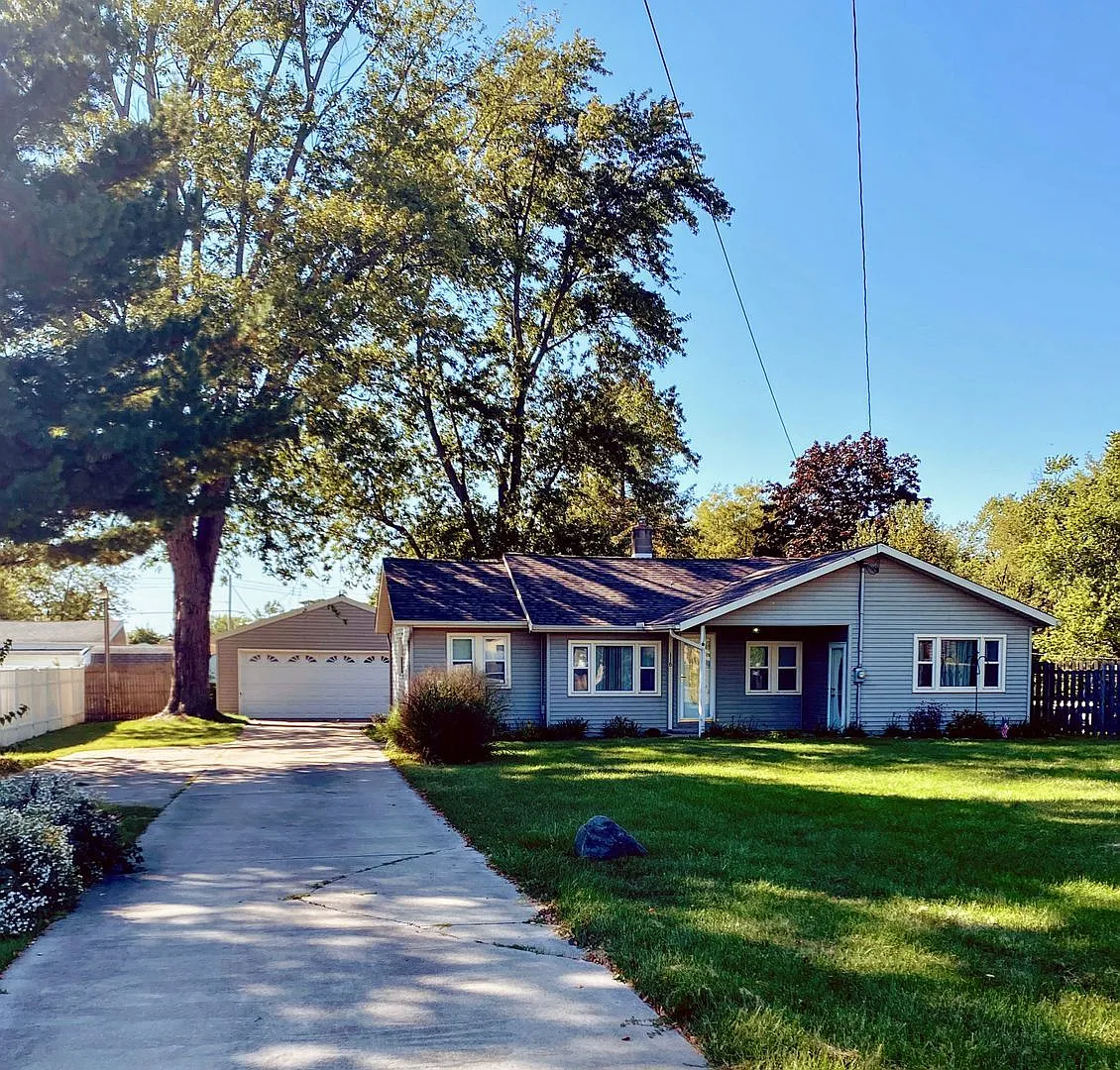 3 bed, 2.0 bath, 1130 sqft, $1,675 — Photo 1