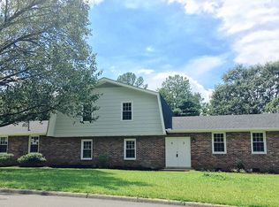 122 Meadowbrook Dr, Mauldin, SC 29662