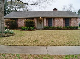 16818 Hibiscus Ln, Friendswood, TX 77546