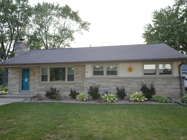 4551 North 100th STREET, Wauwatosa, WI 53225