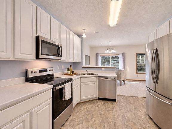 5th image of 15334 Floret Way #58