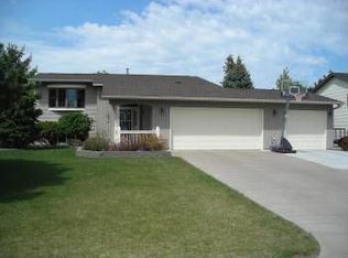 4657 Chandler Rd, Shoreview, MN 55126