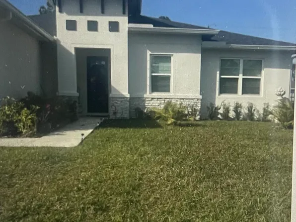 474 Carolina Ave NW, Palm Bay, FL 32907