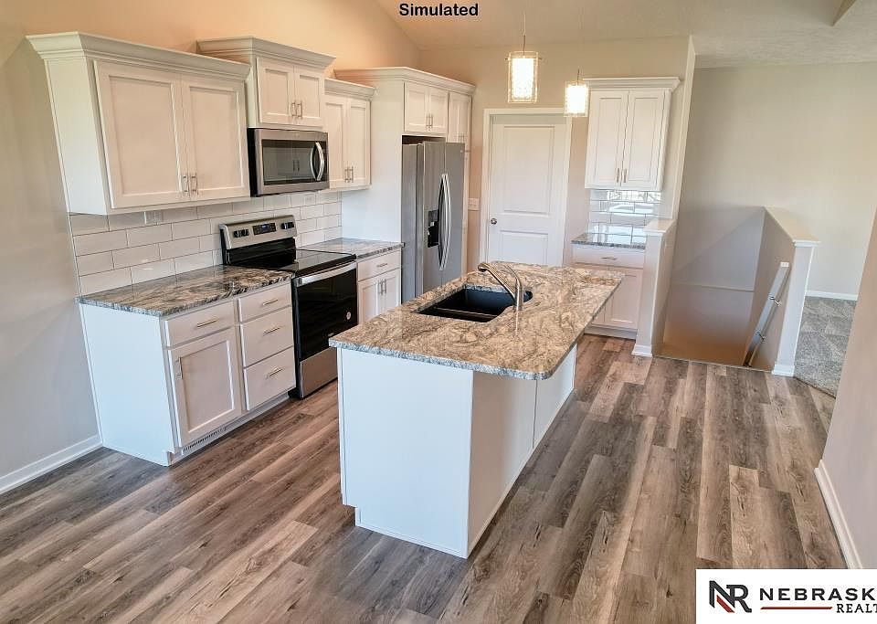 1st image of 2727 Kings Corner Dr
