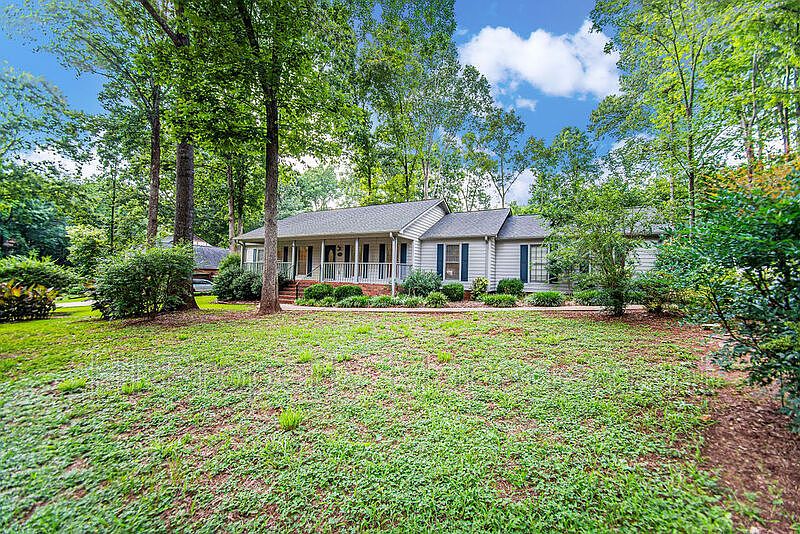 1st image of 529 Cambridge Dr