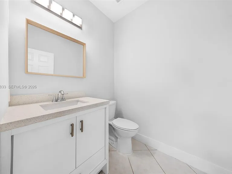 1538 Tamarind Ct — Photo 33