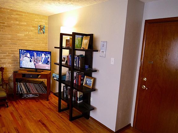 4th image of 1063 N Clarkson St APT 6