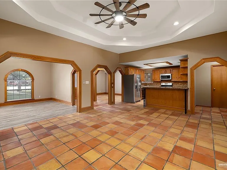 1606 Terrace Dr — Photo 4