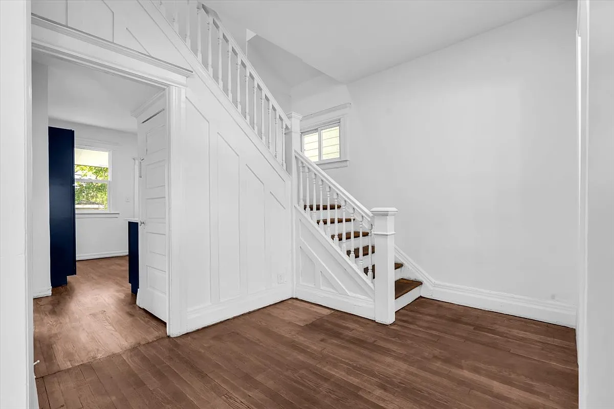 3 bed, 1.5 bath, 1252 sqft, $1,900 — Photo 3
