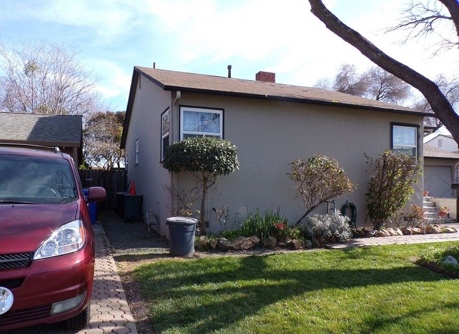 2nd image of 2842 Foskett Ave