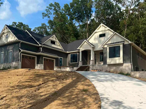 53300 Summer Breeze Dr, South Bend, IN 46637