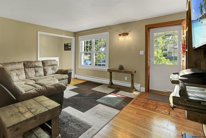 5th image of 3019 E LYDIUS Street