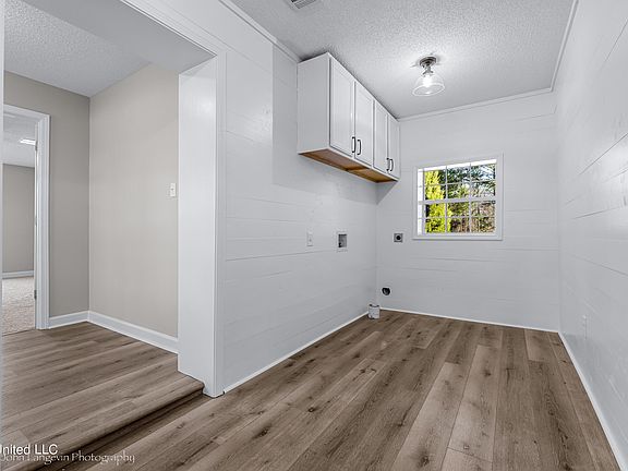 3rd image of 5951 McIngvale Rd