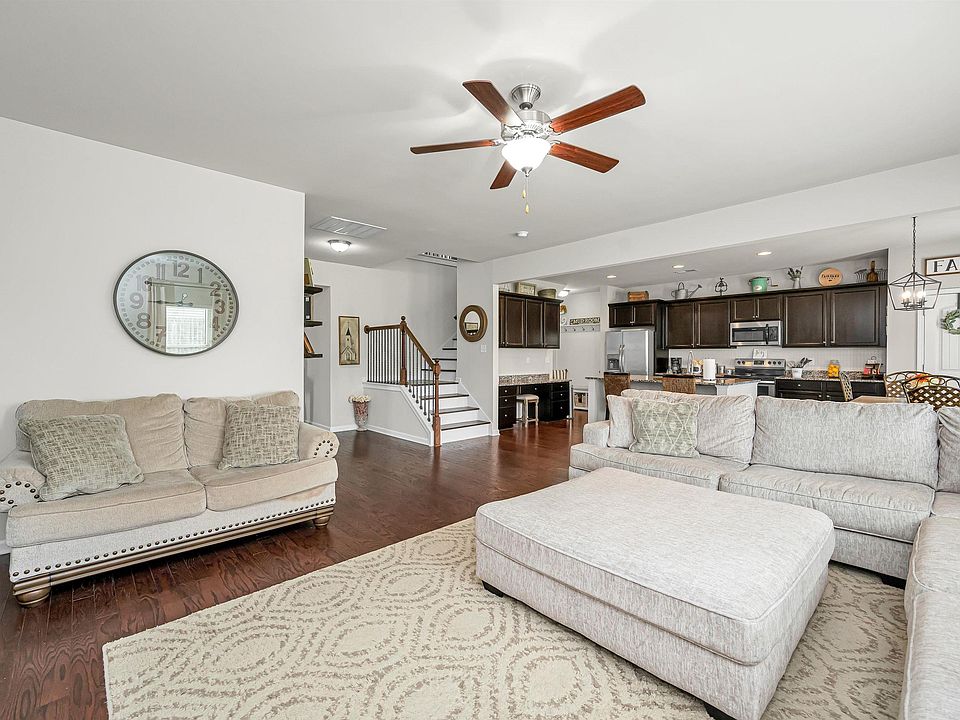 1st image of 8012 Kensington Trl