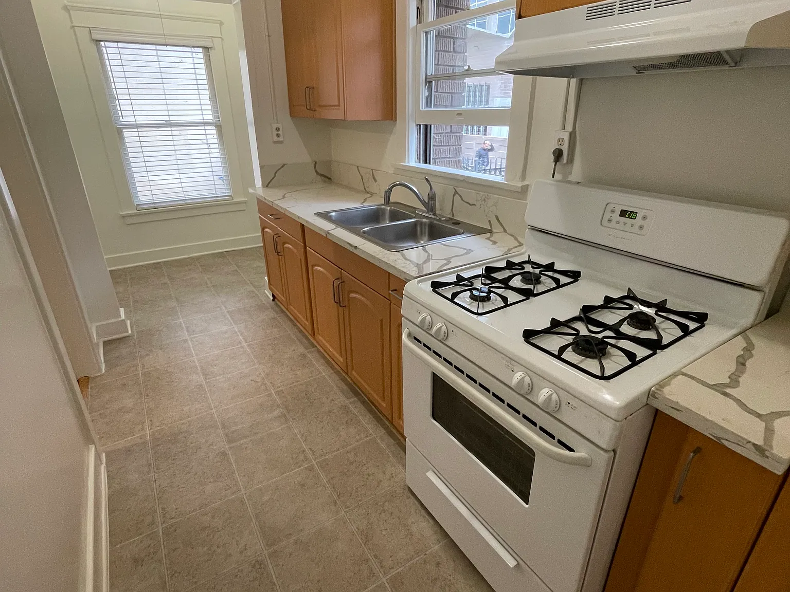 115 N. JACKSON ST — Photo 2