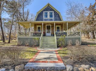 3 Gorham Ave, Oak Bluffs, MA 02557