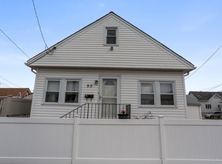 90 Island Pkwy, Island Park, NY 11558