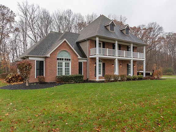 4th image of 274 River Run Dr