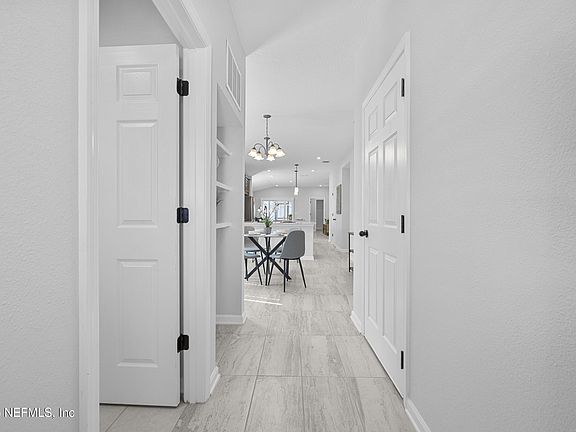 3rd image of 12184 ABBERLEY Circle