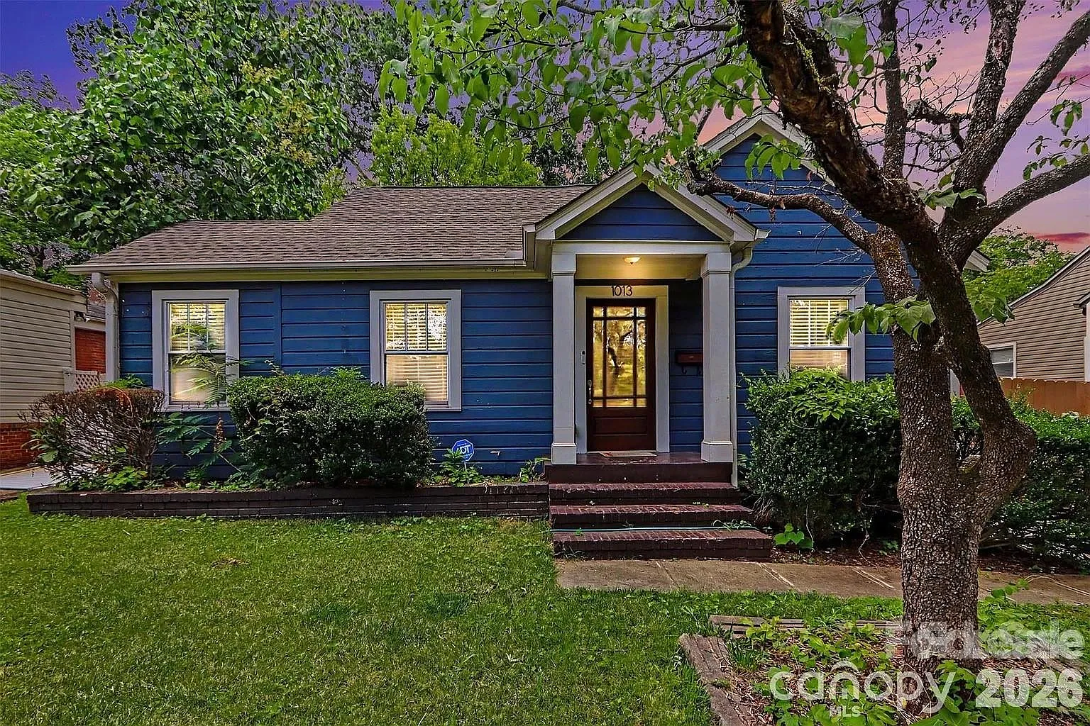 3 bed, 1.0 bath, 1103 sqft, $2,800 — Photo 1