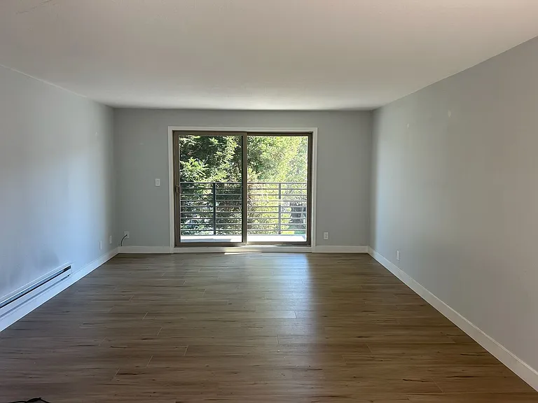 1240 Holly St — Photo 2
