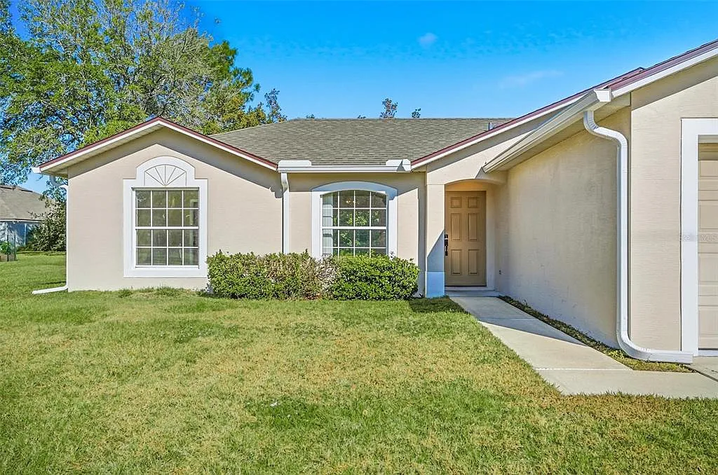 4 bed, 2.0 bath, 1640 sqft, $1,875 — Photo 2