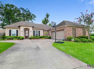 17438 Karen Dr, Prairieville, LA 70769