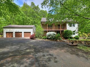 1540 Paradise Ave, Hamden, CT 06514