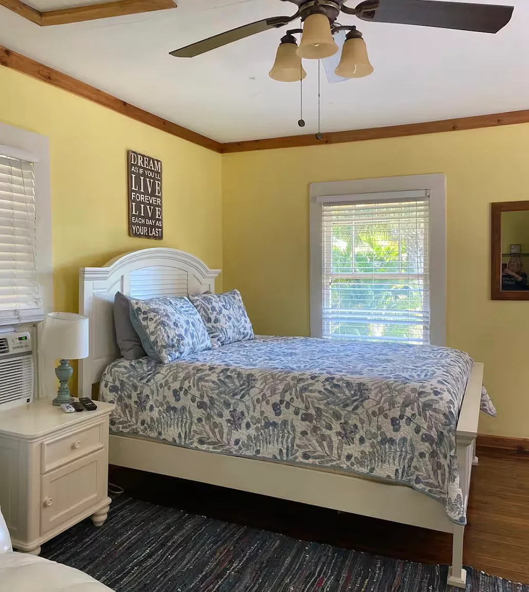 Studio, 350 sqft, $1,200 — Photo 3
