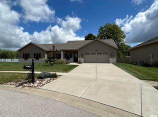 2108 Dubsdread Dr, Springfield, IL 62711