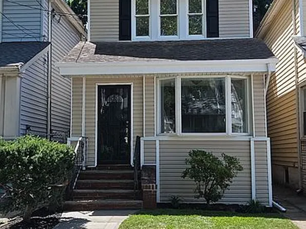 96-16 91st Dr, Woodhaven, NY 11421