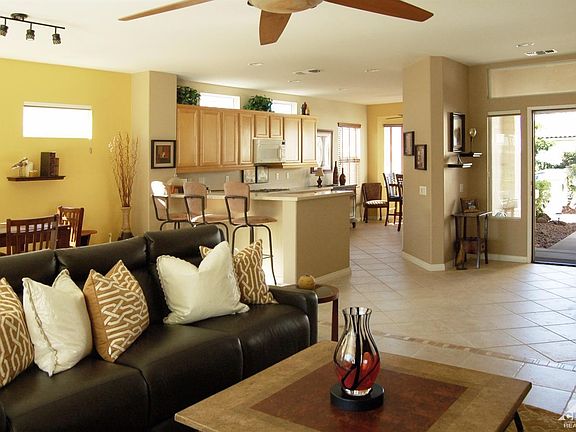 4th image of 78676 Stansbury Ct