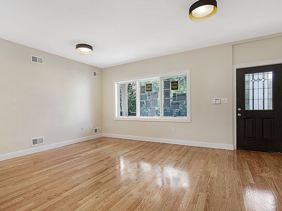 2nd image of 11 Morris Pl