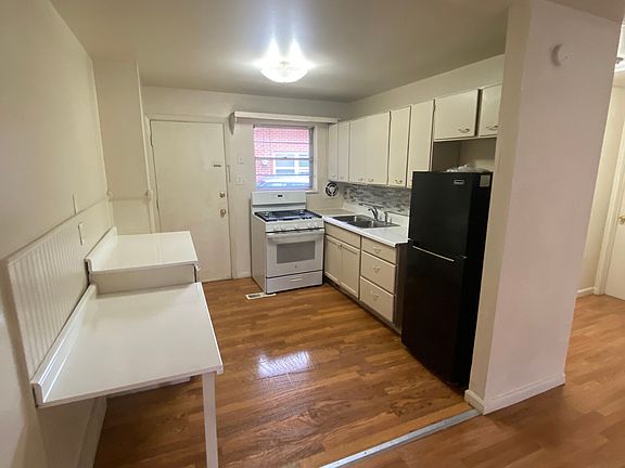 3rd image of 9777 McDowell Pl