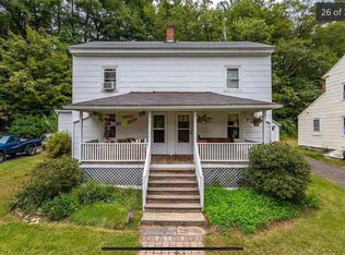 51 Reservoir Rd APT B, New Hartford, CT 06057