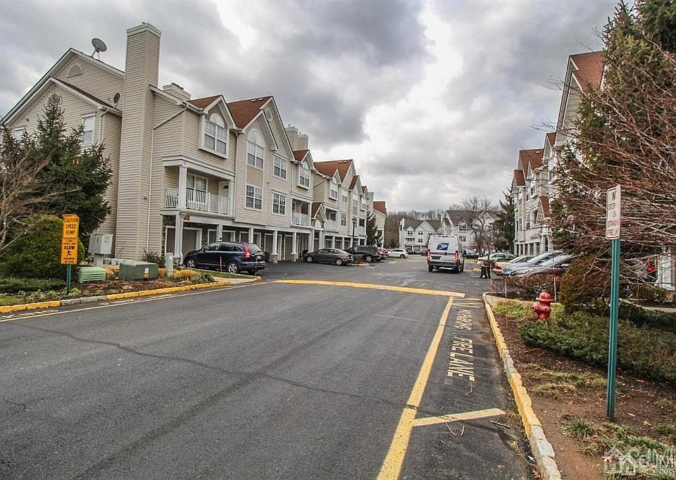 2nd image of 63 Prestwick Way