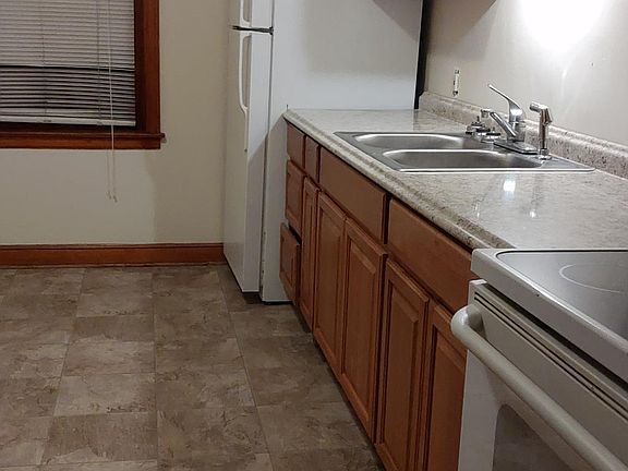 3rd image of 2865 N Hartung Ave APT 2