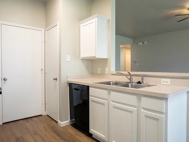 10500 Aransas Dr — Photo 12