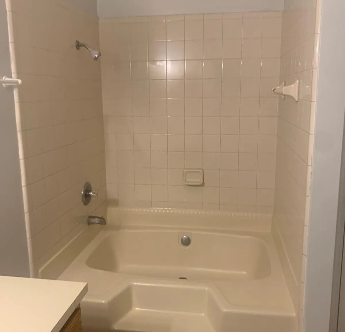 4 bed, 1750 sqft, $1,985 — Photo 4
