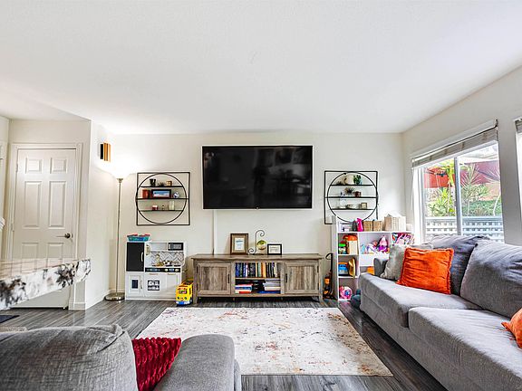 3rd image of 722 Buena Tierra Way Unit 364