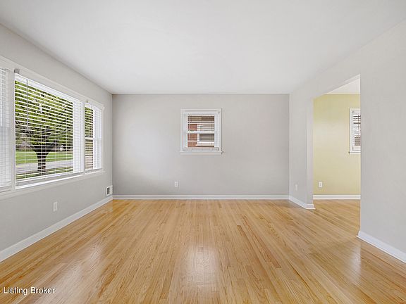 3rd image of 2906 Pindell Ave