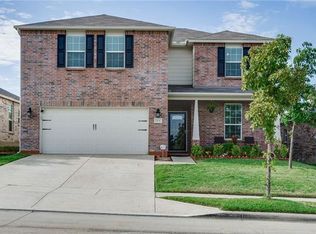 2424 Lohani Ln, Fort Worth, TX 76131