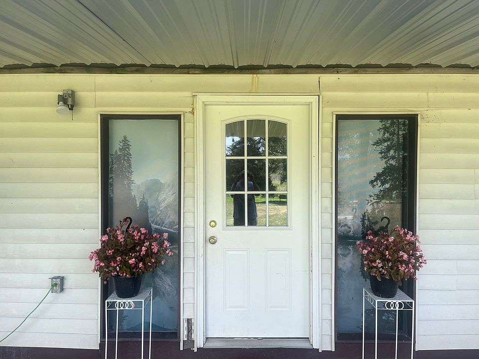 Entry from lower level. Also has entry from garage.
