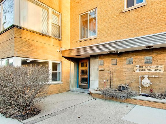 3rd image of 7404 N Sheridan Rd APT G