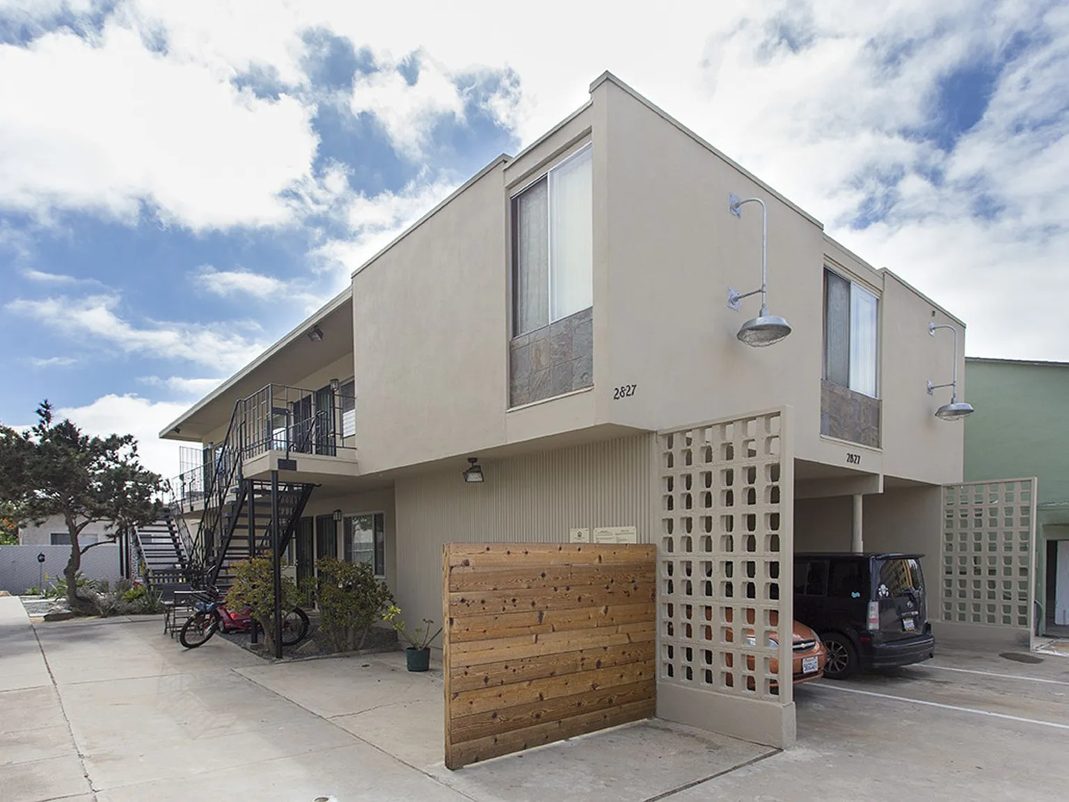 2827 Keats Street — Photo 1