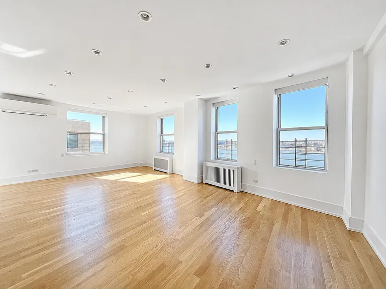290 Riverside Dr #15V — Photo 2