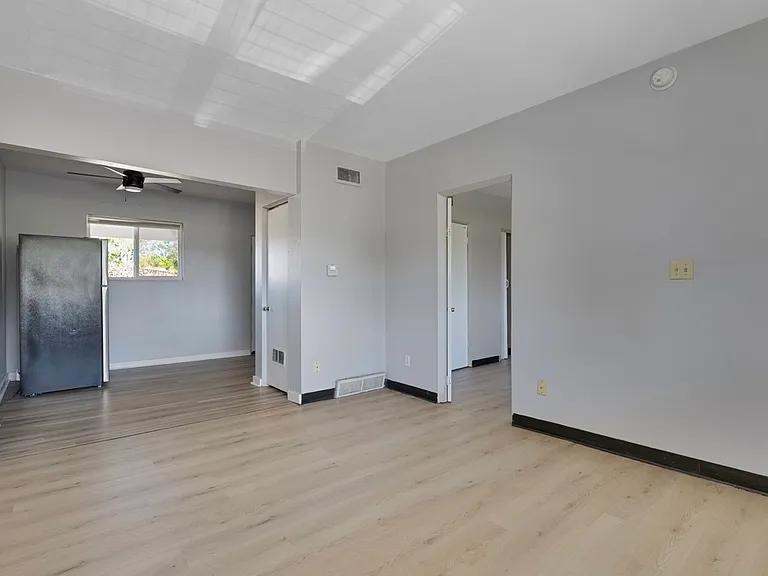 474 E Norwich Ave — Photo 5