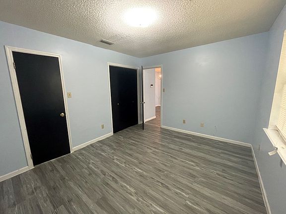 4th image of 1411B Baymeadows Dr