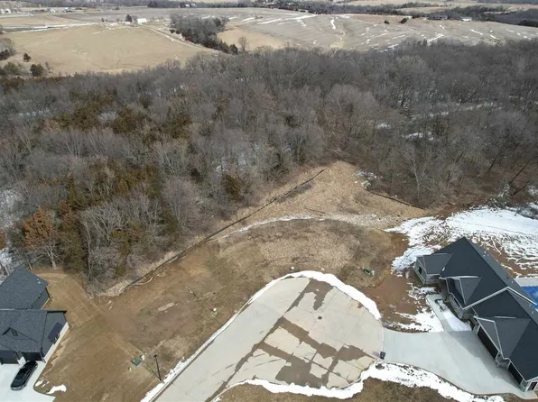 3020 Forest Ridge Dr NE, Swisher, IA 52338